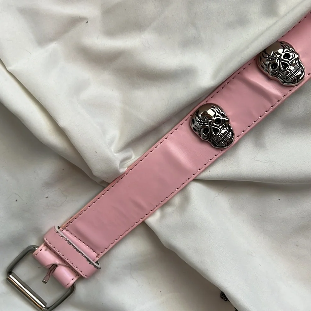 Pink skull belt sz 36